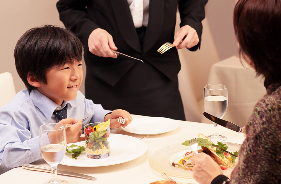 テーブルマナー レストラン フランス料理 ミル エルブ 千草ホテル お祝い 会食 法事なら北九州市のアニバーサリーホテル